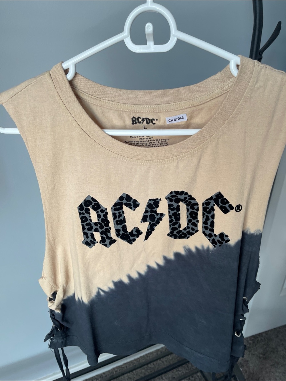 AC/DC tank